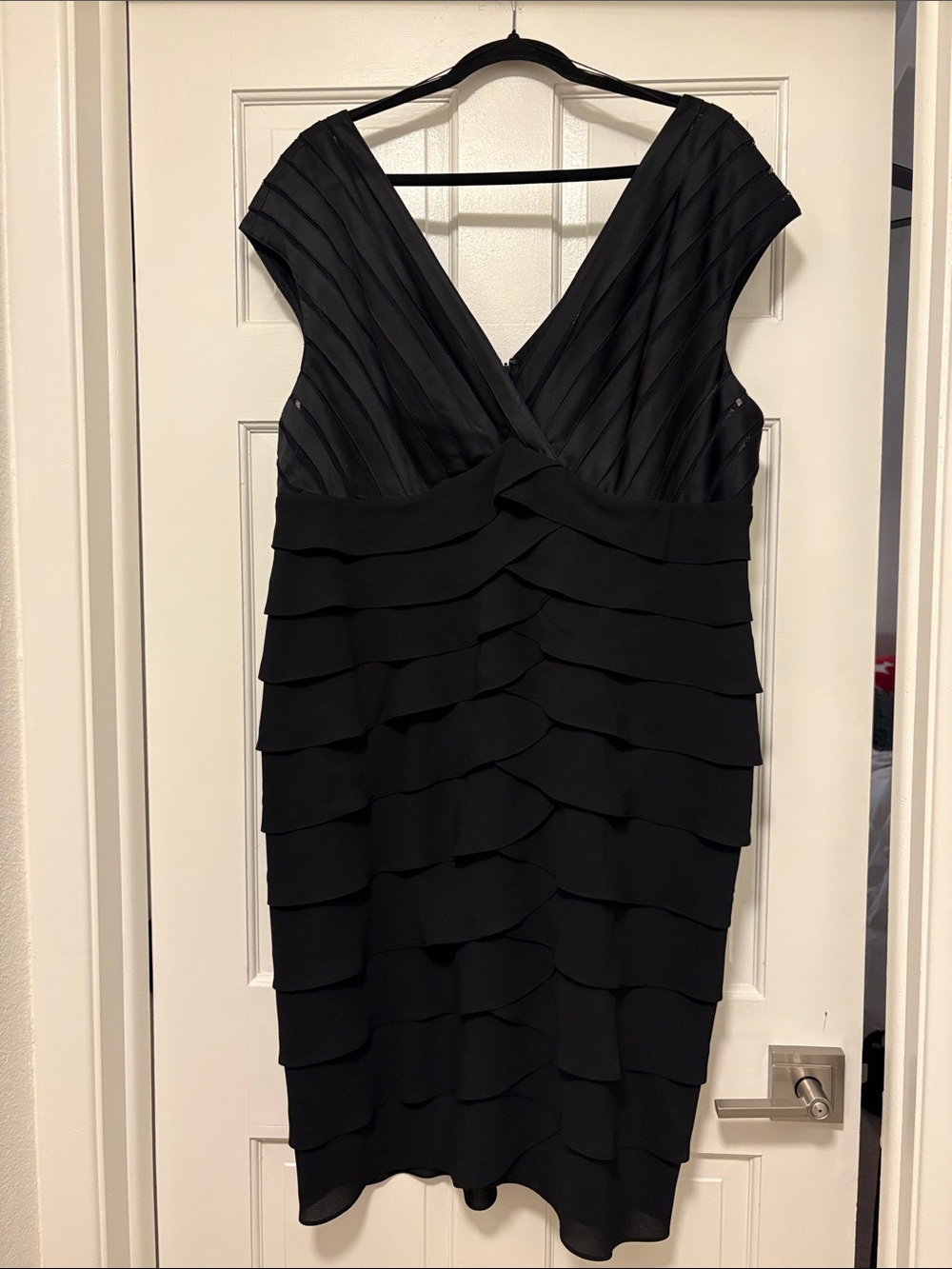 Adrianna Papell Black Tiered V-Neck Midi Dress